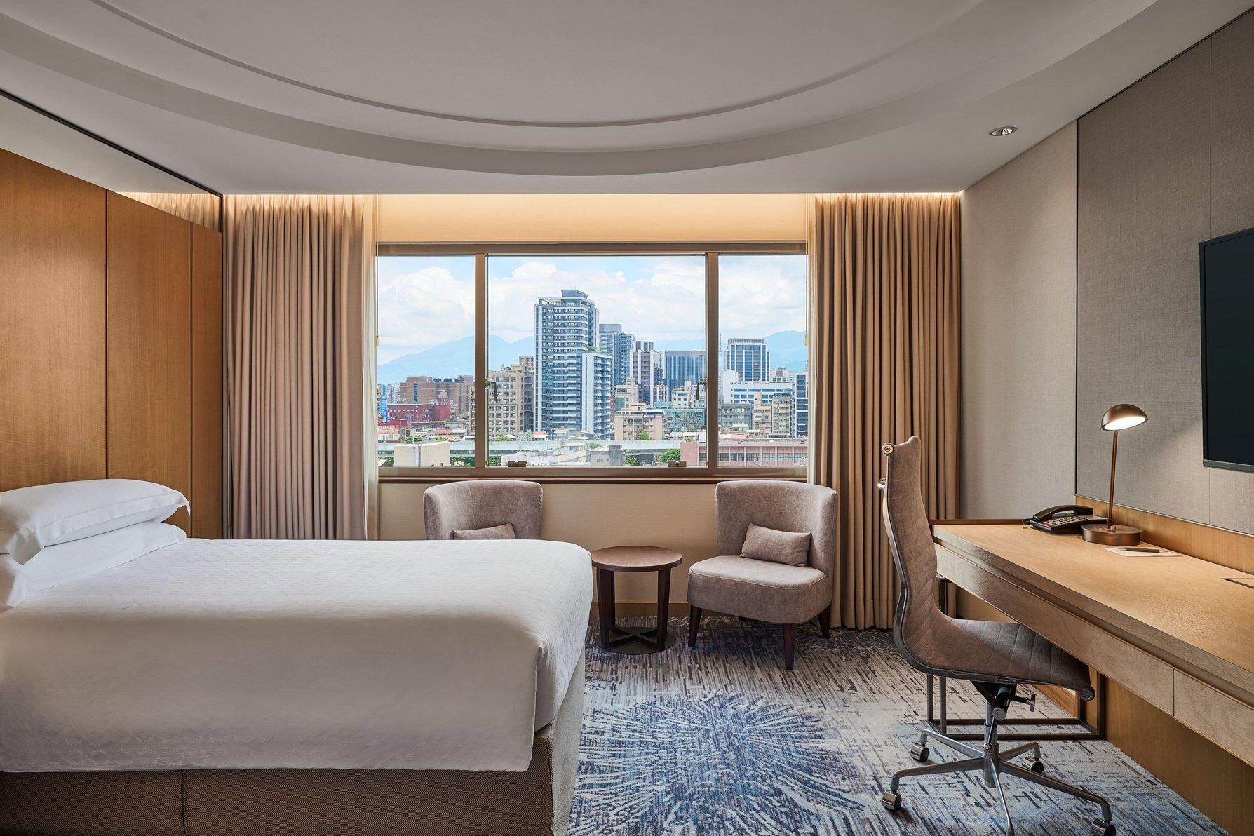 Executive Deluxe Twin, Executive Lounge Access, Guest Room, 2 Twin, High Floor