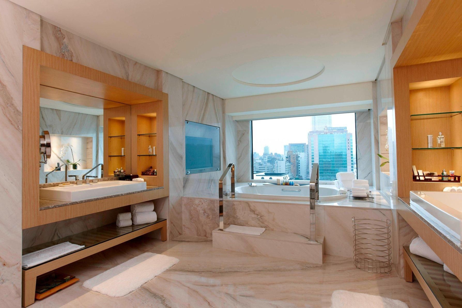 Presidential Suite, Executive lounge access, City view