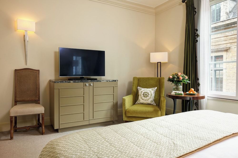 Rocco Forte Hotel Amigo Classic Room 3