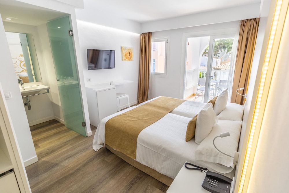 Double Room, Balcony