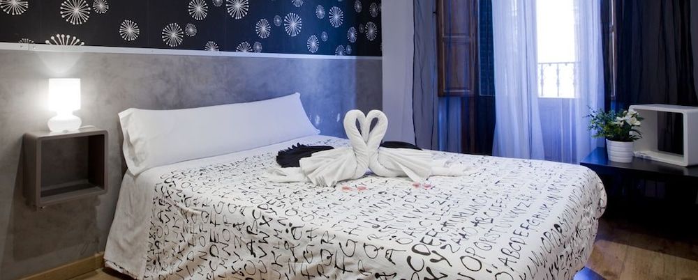 undefined Hostal Noviciado 4