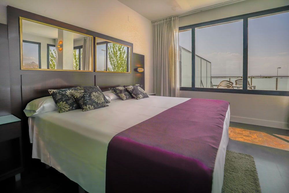 Hotel YIT Conquista de Granada Superior Double Room, Hot Tub 6