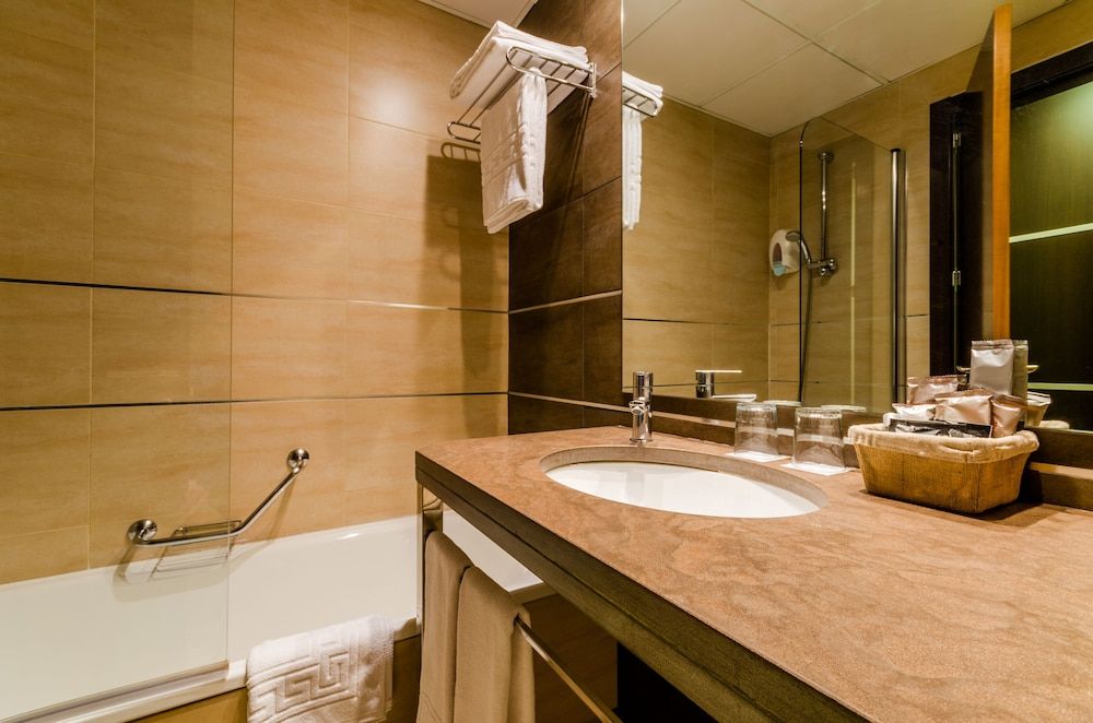 Hotel YIT Conquista de Granada Single Room 8