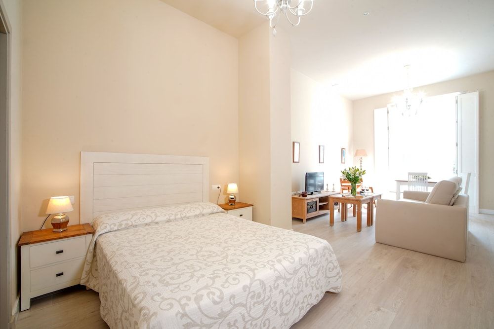 Deluxe Studio Suite