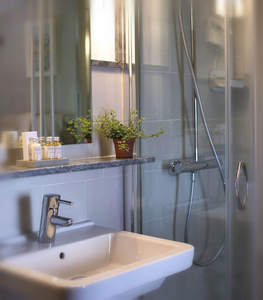 Superior Double Room, Ensuite (HAB 6)