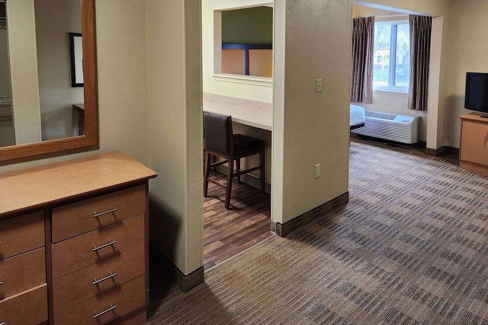 undefined Suburban Studios Columbus East 8