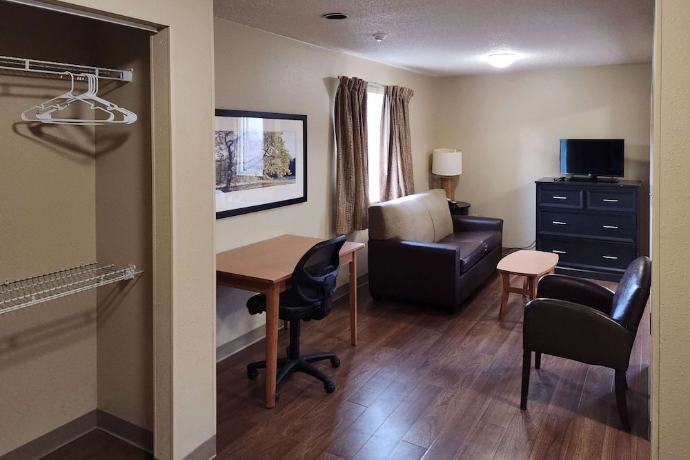 undefined Suburban Studios Columbus East 10