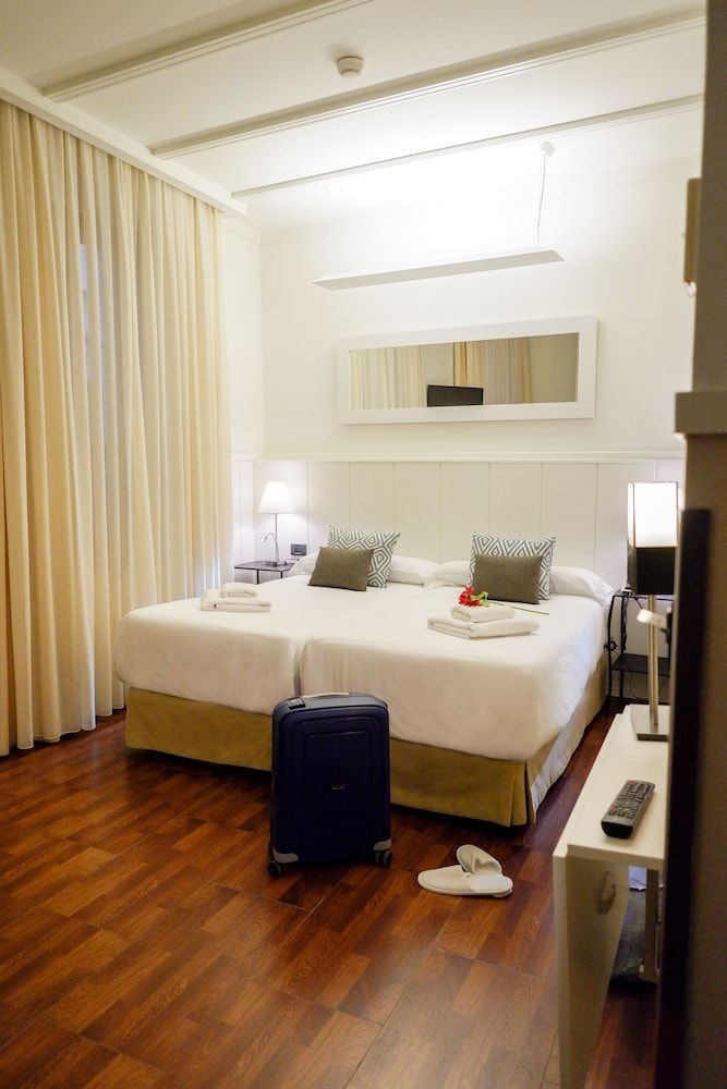 U-Sense Sevilla Centro Double Room 8