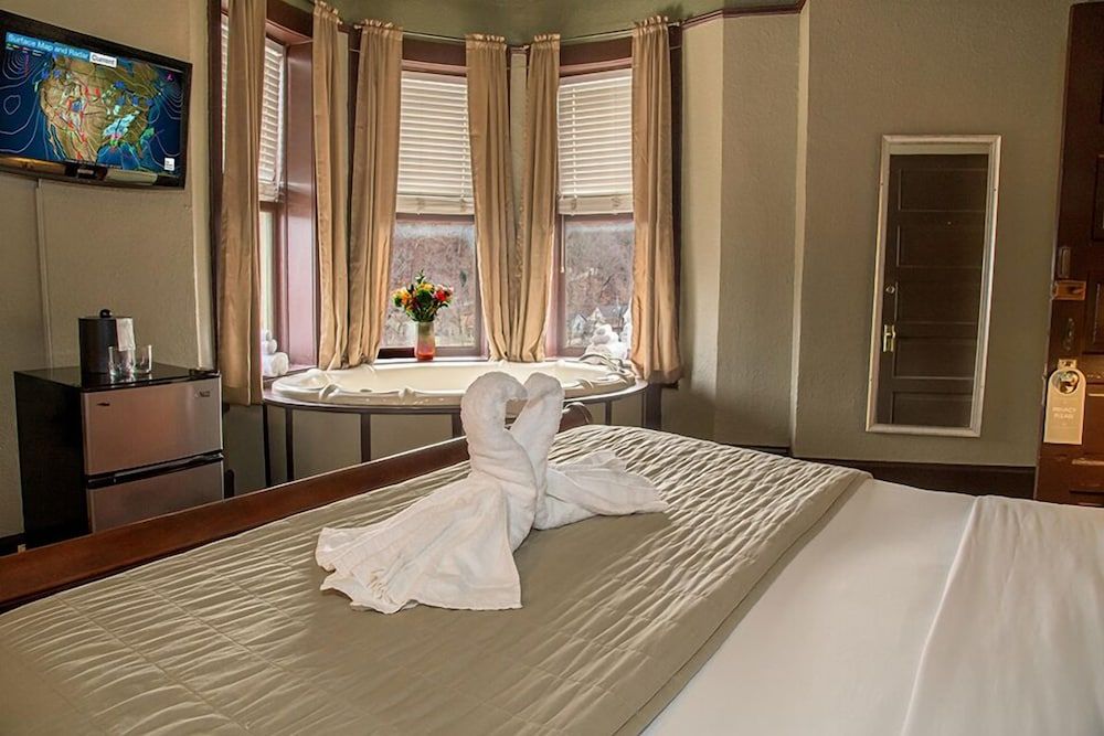 Room, 1 King Bed, Jetted Tub