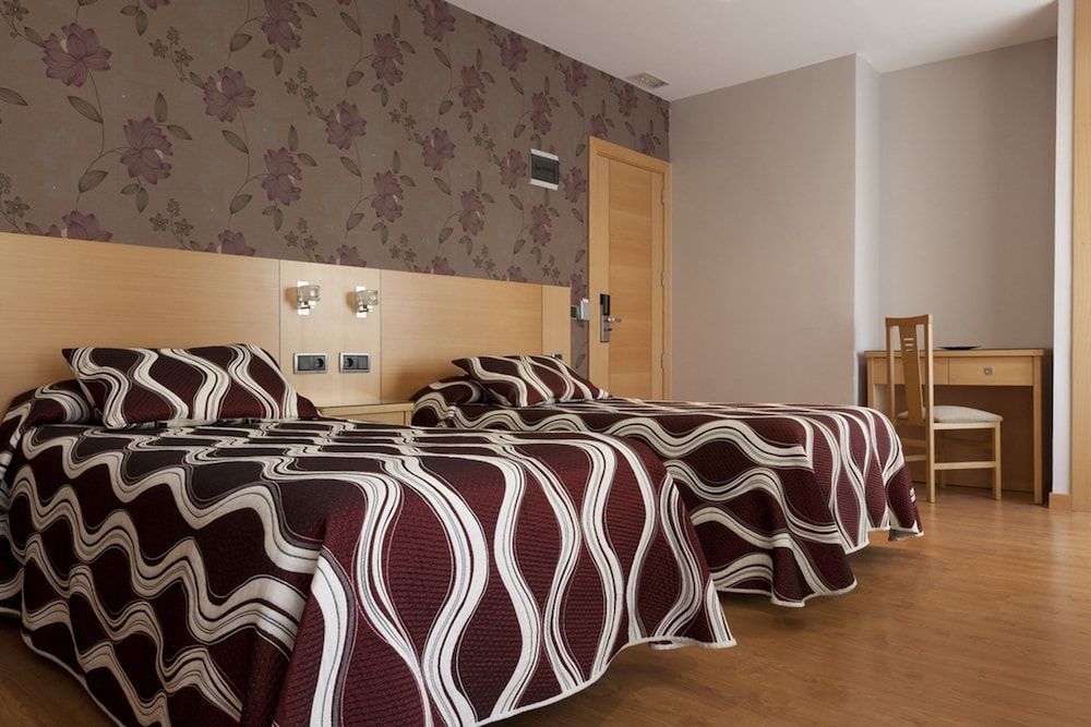 Hostal Jemasaca - Palma61 Double Room (with extra bed) 6