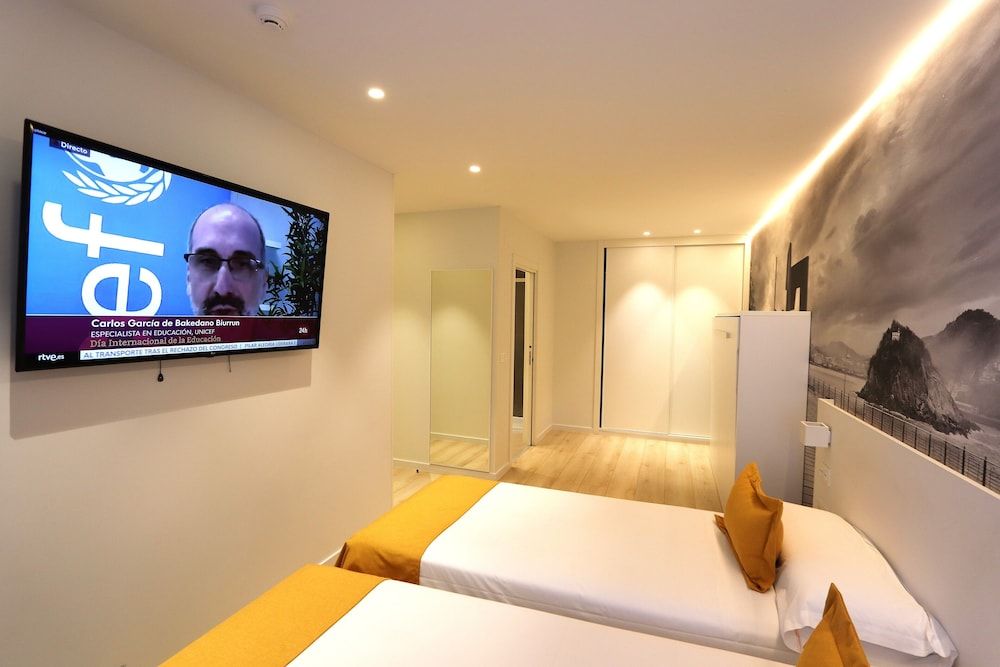 Pensión Txingurri Deluxe Room, City View 4