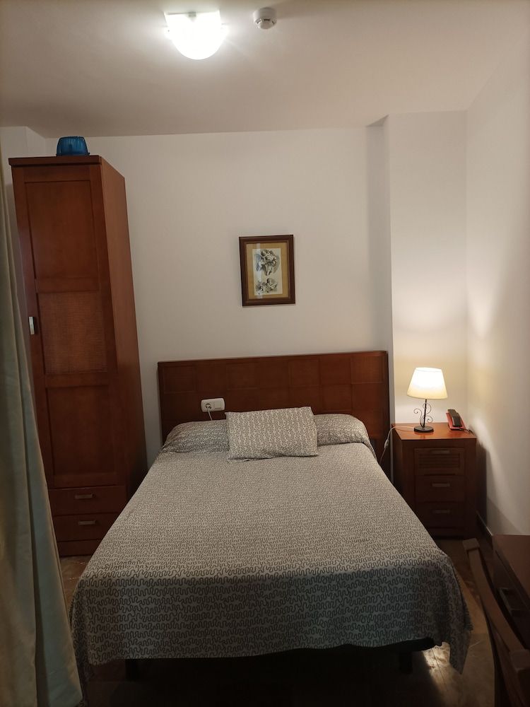 Hostal San Cayetano Standard Double or Twin Room, Courtyard View 4