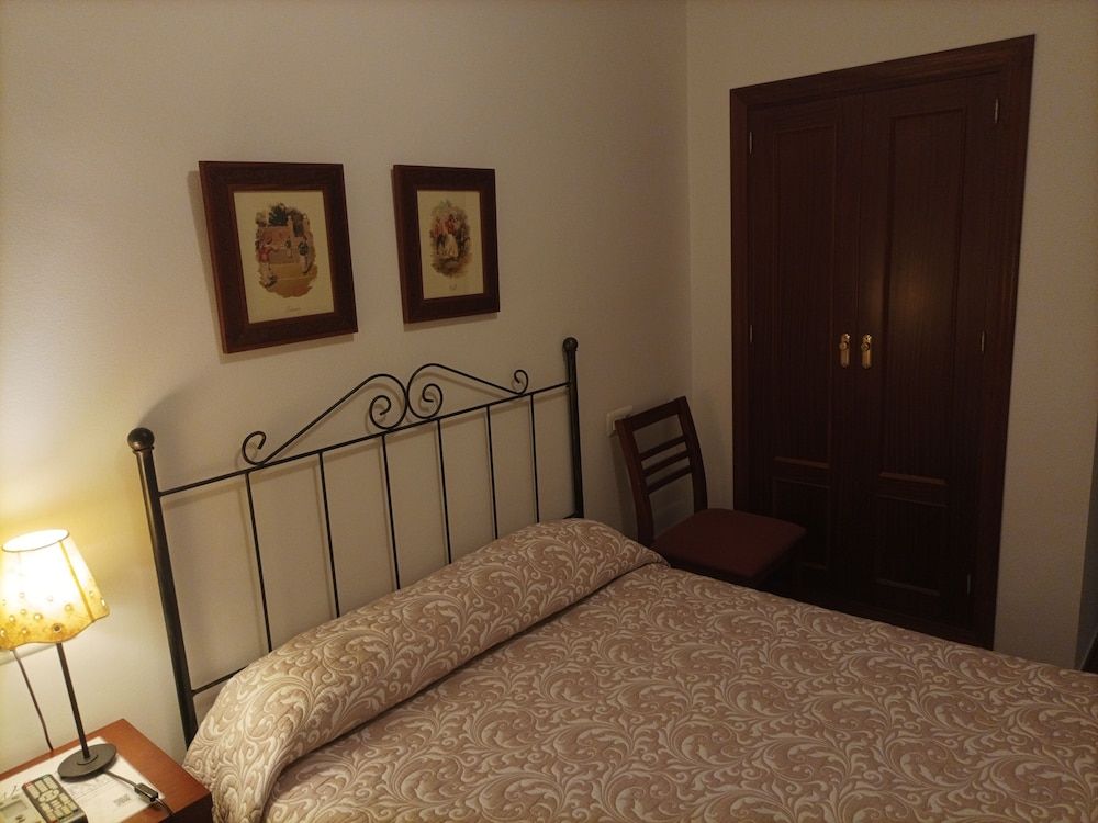 Hostal San Cayetano Standard Double or Twin Room, Courtyard View 11