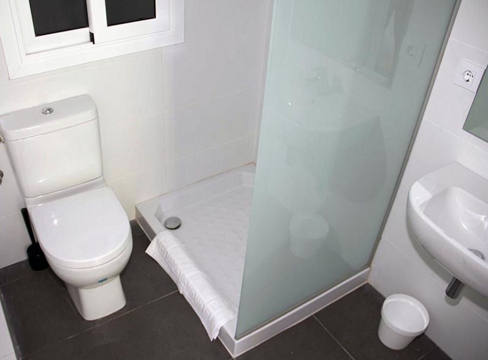 Hostalin Diputacion Standard Room, 2 Twin Beds, Balcony 5