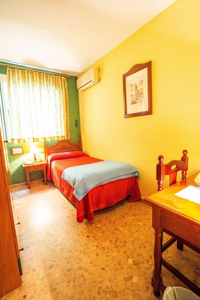 Hotel Arunda II Single Room 8