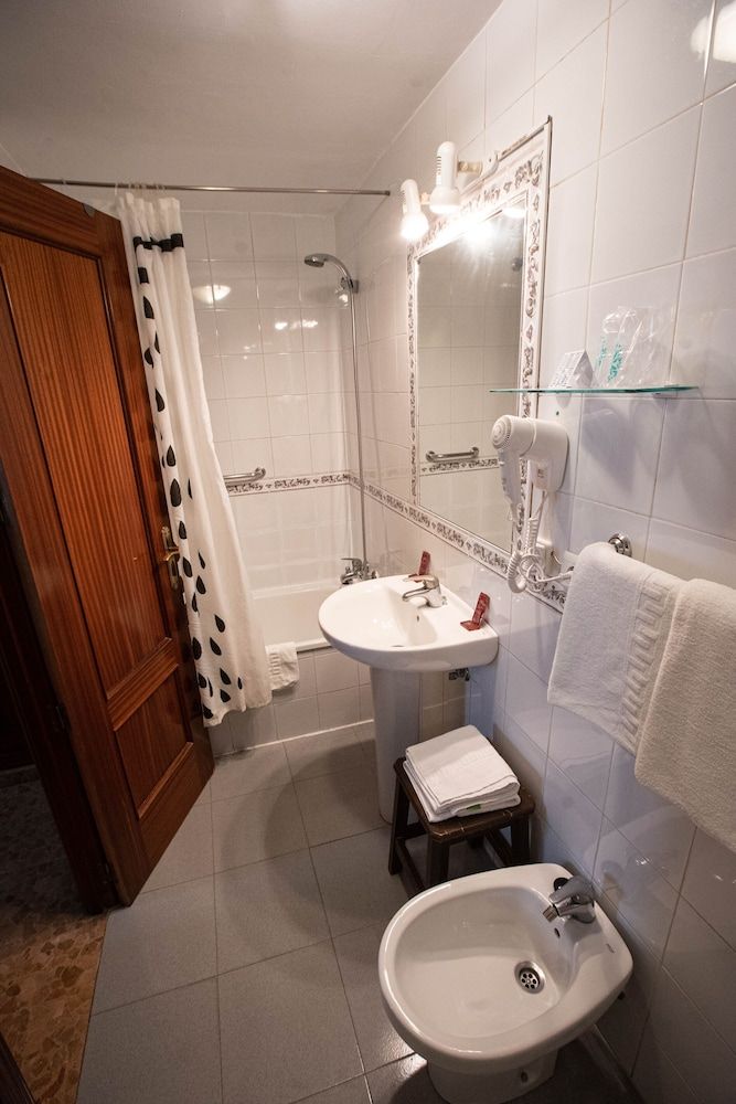 Hotel Arunda II Single Room 5