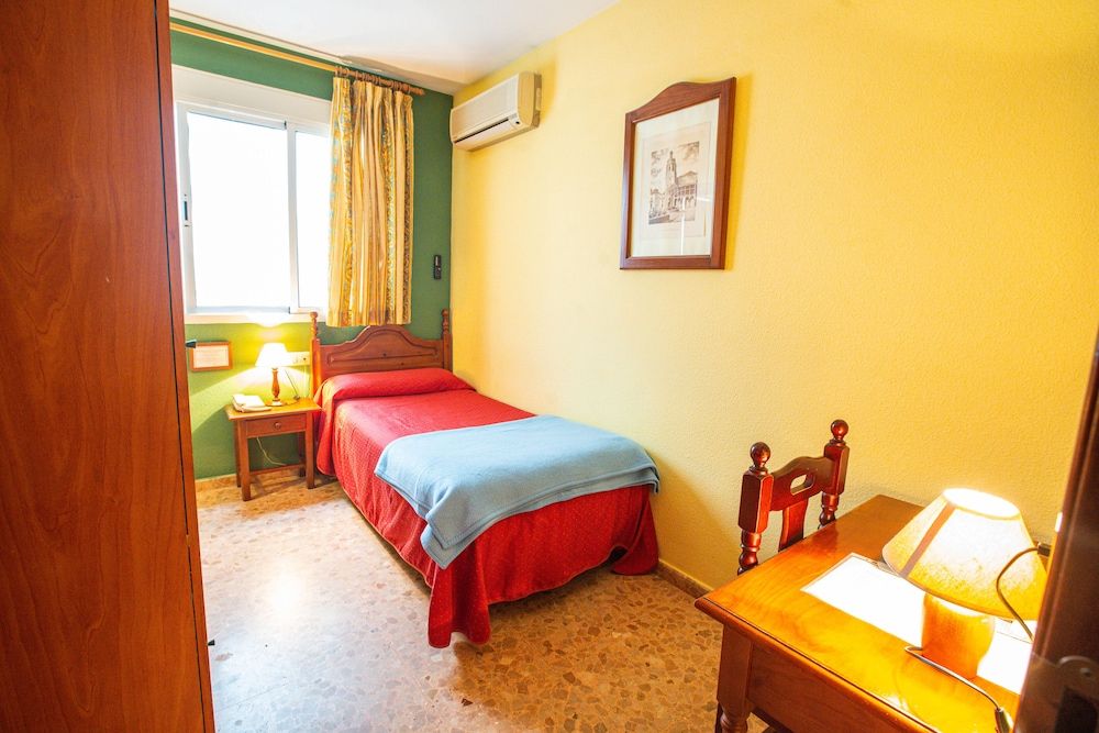 Hotel Arunda II Single Room