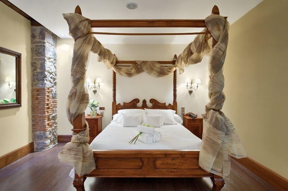 Hotel Balneario La Hermida Standard Double Room 5