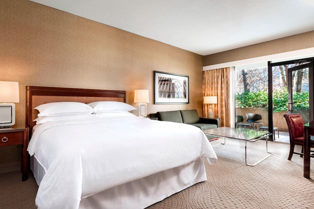 undefined Sheraton Centre Toronto Hotel 4