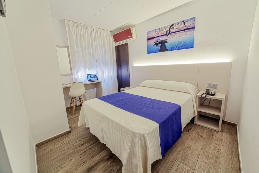 Hotel La Perla Double Room, 1 Double or 2 Twin Beds 3