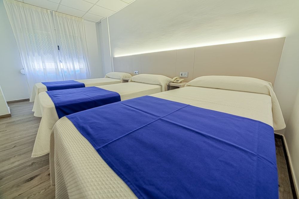 Hotel La Perla Triple Room for 2 adults and 1 child 2