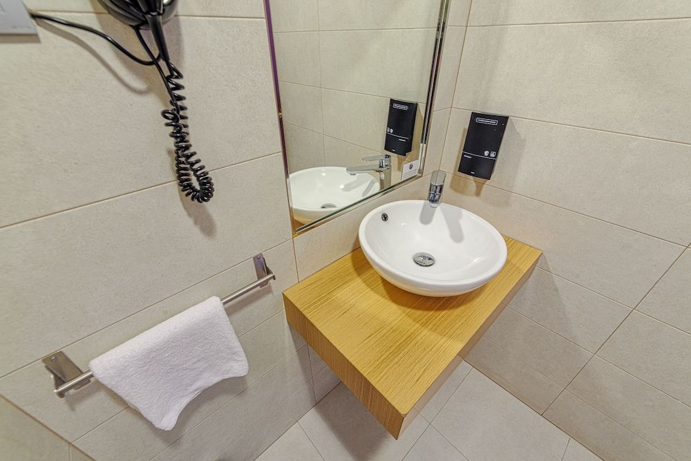 Hotel La Perla Double Room, 1 Double or 2 Twin Beds 9