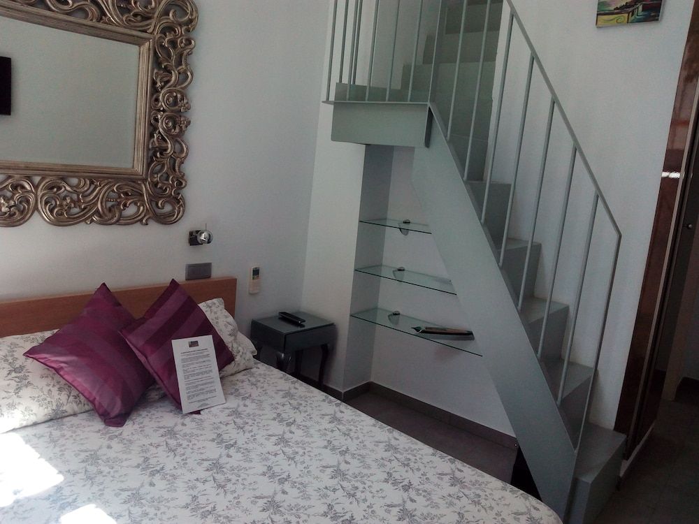 Hotel Palacio Alcazar Economy Double Room 4