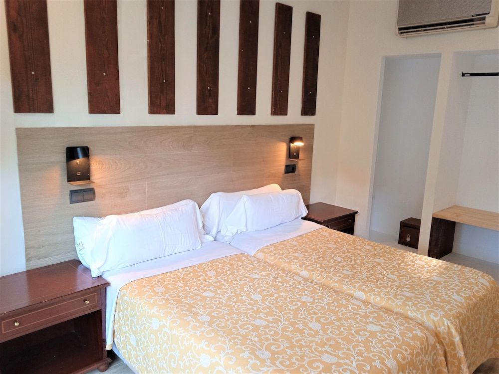 Hotel 153 Double Room, 2 Twin Beds, Terrace 5