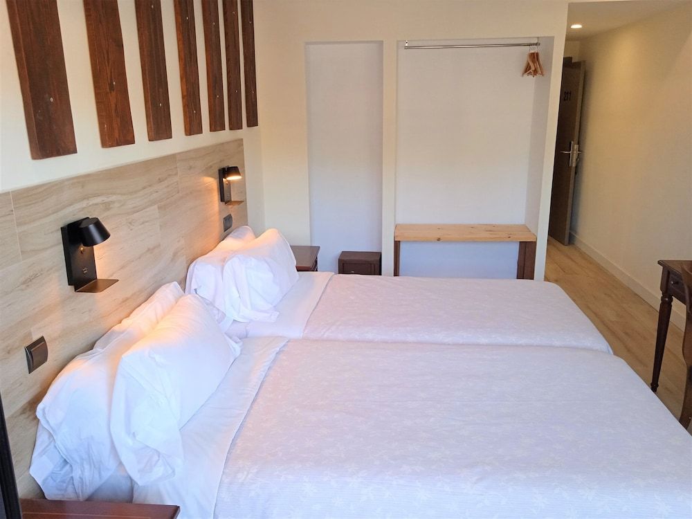 Hotel 153 Double Room, 2 Twin Beds, Terrace 3