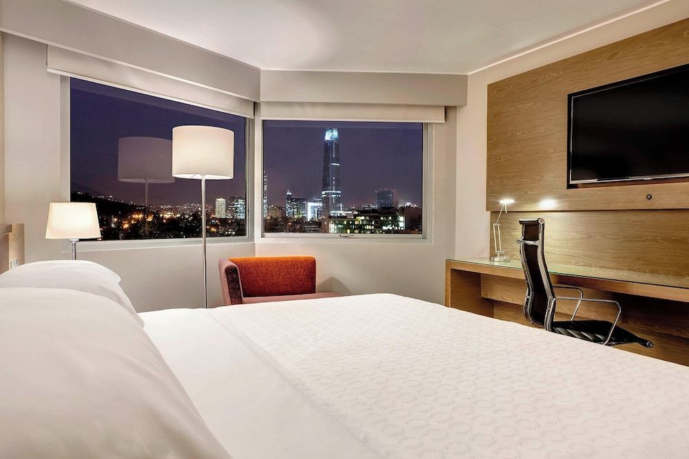 Sheraton Santiago Hotel and Convention Center Classic Room, 1 King Bed (View) 2