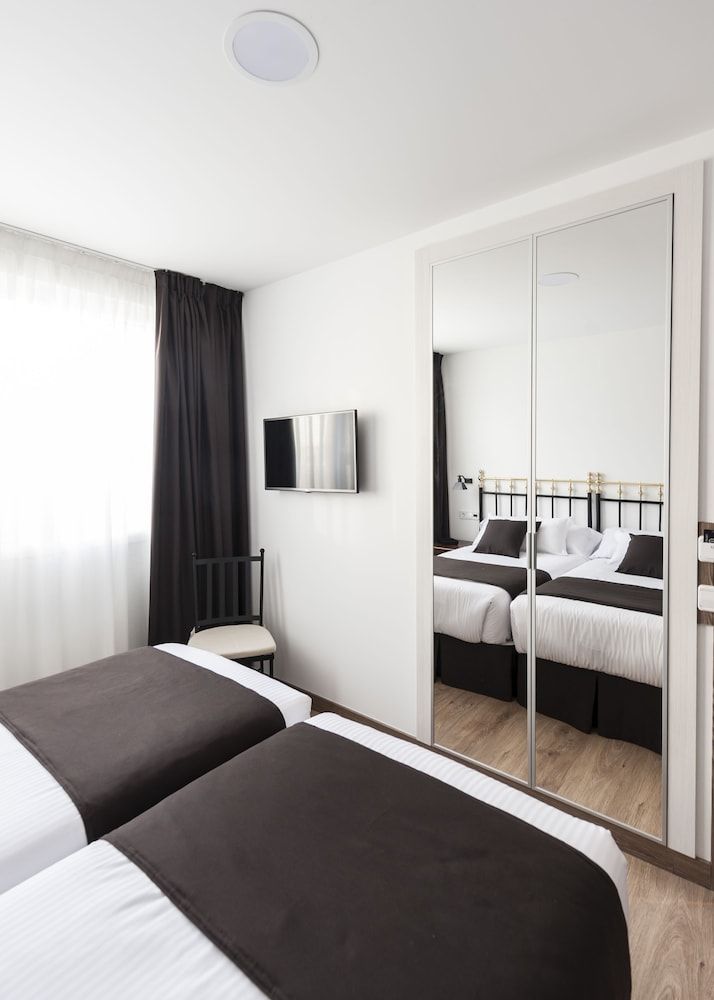 Standard Double Room (Los Peligros)