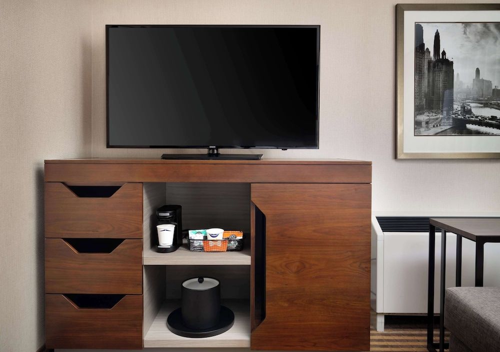 undefined Hampton Inn Chicago Downtown/Magnificent Mile 9