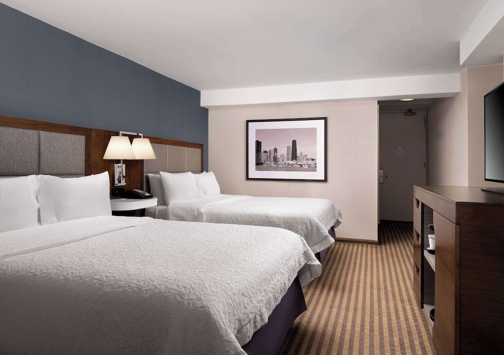 Hampton Inn Chicago Downtown/Magnificent Mile Room, 2 Queen Beds, Accessible, Non Smoking 5