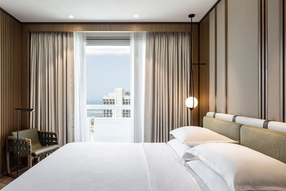 Premium Room, 1 Queen Bed, Non Smoking, Balcony