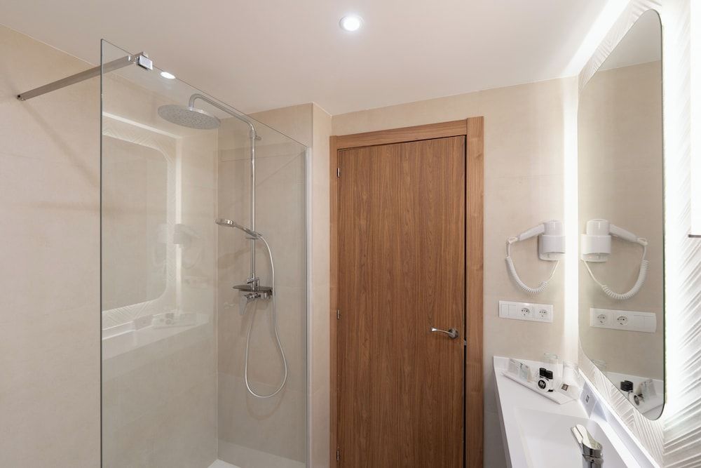 Hotel RH Riviera -  Recommended for Adults Standard Double Room, Terrace, Partial Sea View (2 Adults) 5