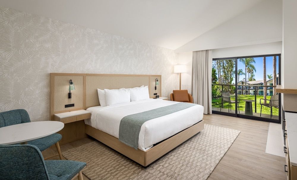 Room, 1 King Bed, Fireplace, Golf View