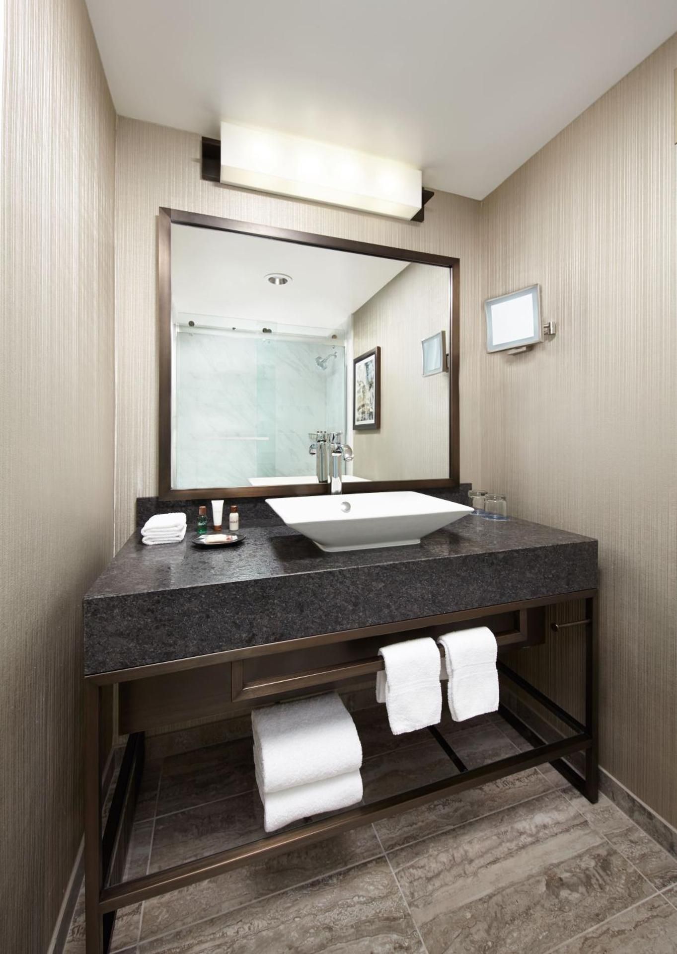 undefined Sheraton Gateway Los Angeles Hotel 7