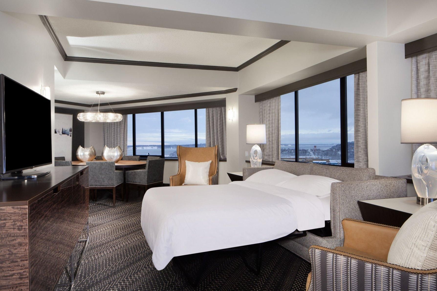 Luxury Suite, 1 Bedroom Larger Suite, 1 King, Sofa bed