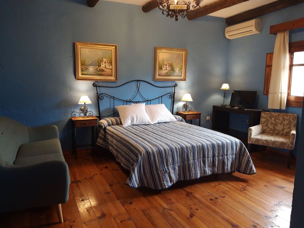 Hotel Hospedería Las Buitreras Family Room 2