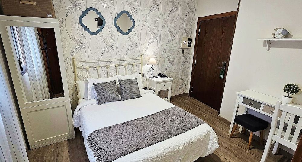 Hotel Medina de Toledo Double Room 13