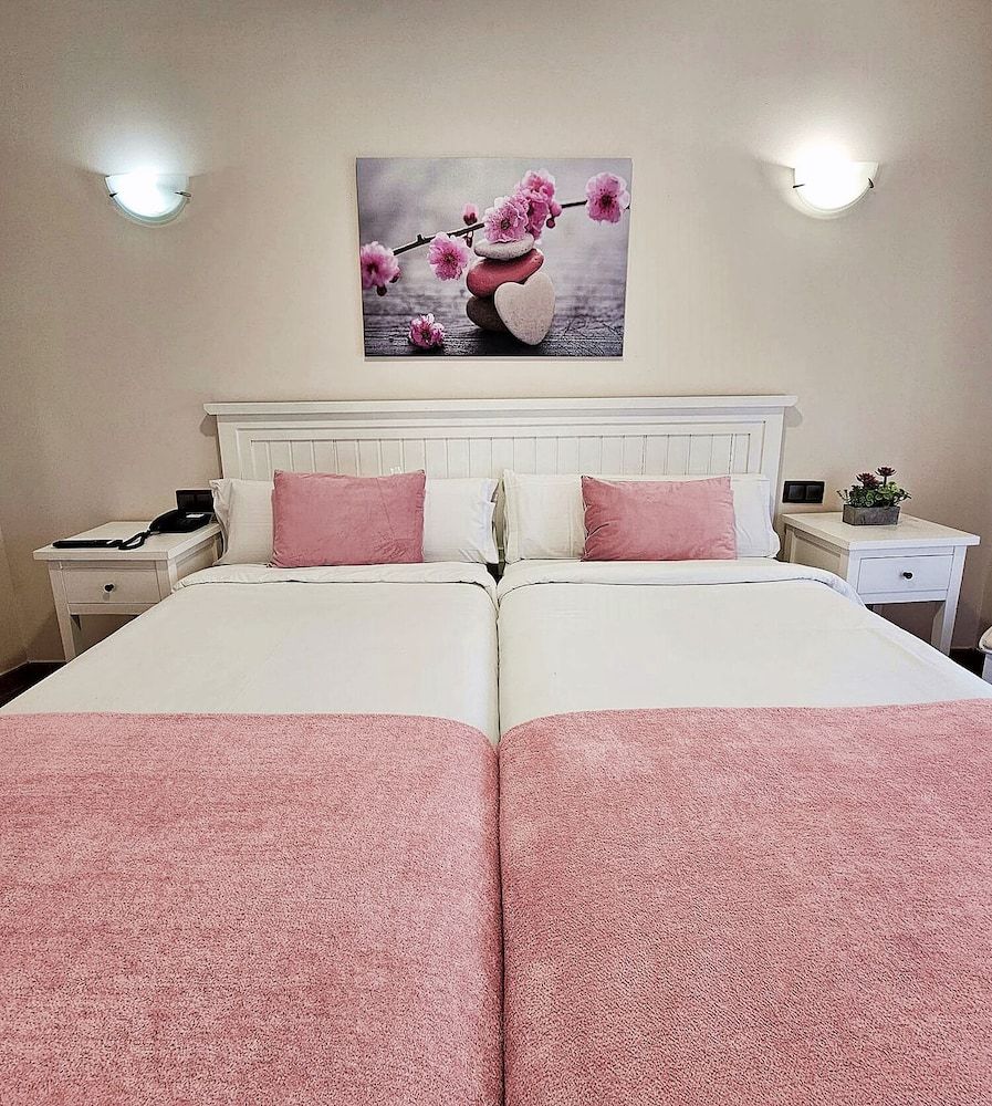 Hotel Medina de Toledo Classic Twin Room 3