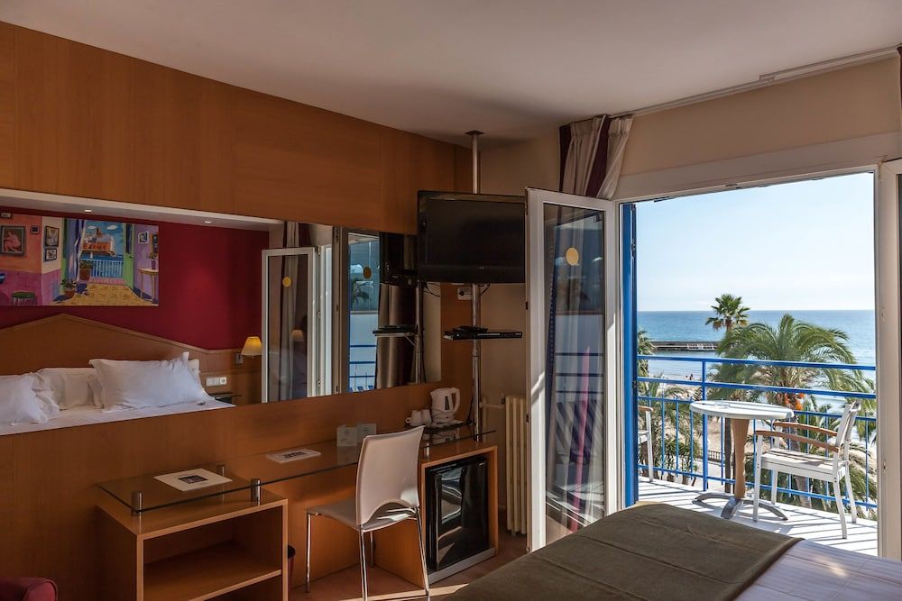 Platjador Hotel Double or Twin Room, Balcony, Sea View 6