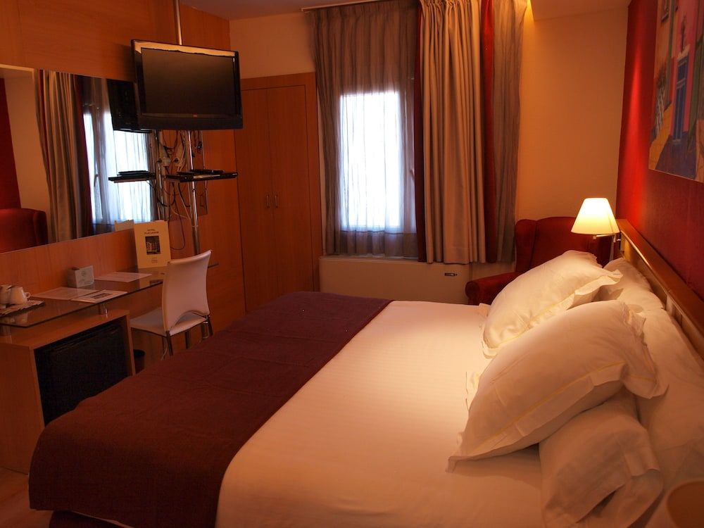 Platjador Hotel Basic Double Room 2