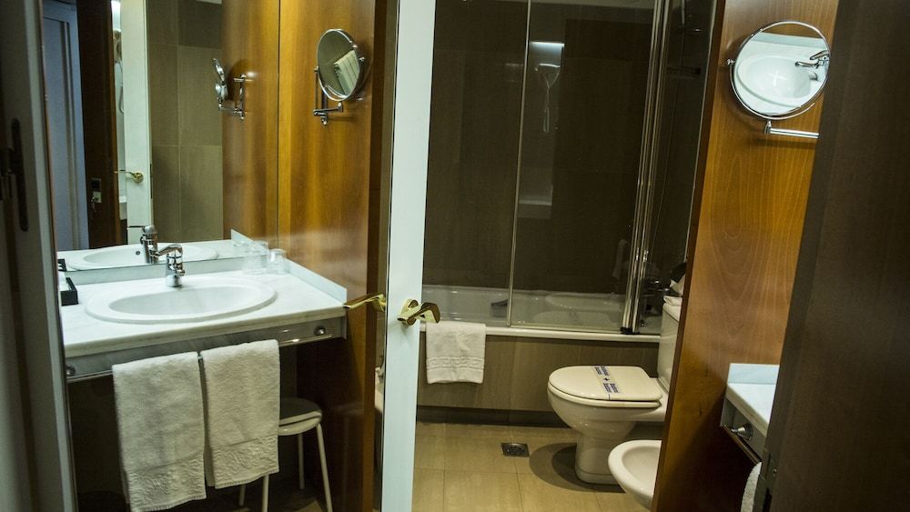 Gran Hotel Albacete Junior Suite, 1 King Bed, Balcony, City View (Mini) 7