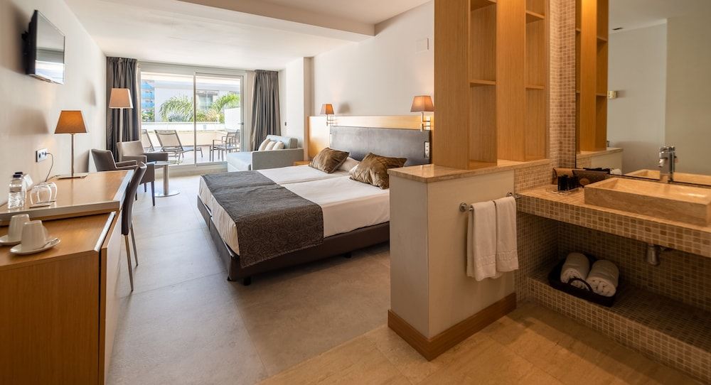 Family Room, Sea View (2 adults and 1 child)