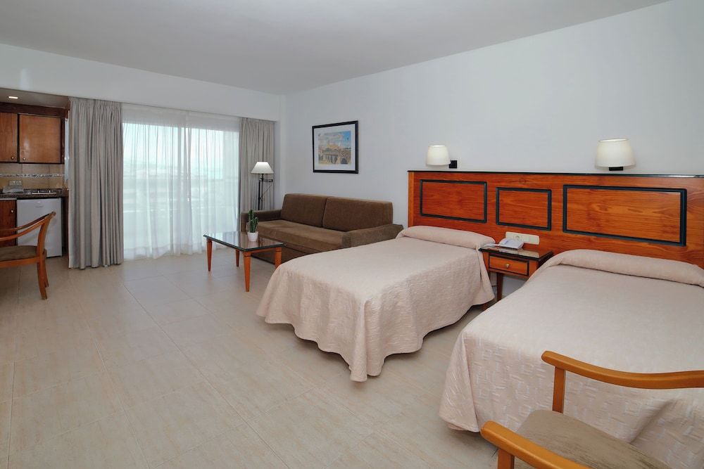 Aparthotel PYR Fuengirola Studio, Terrace, Partial Sea View 3