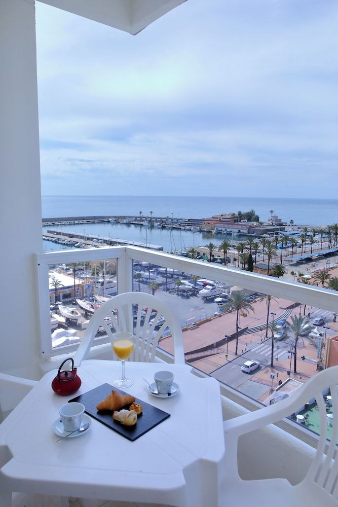 Aparthotel PYR Fuengirola Apartment, Partial Sea View 3
