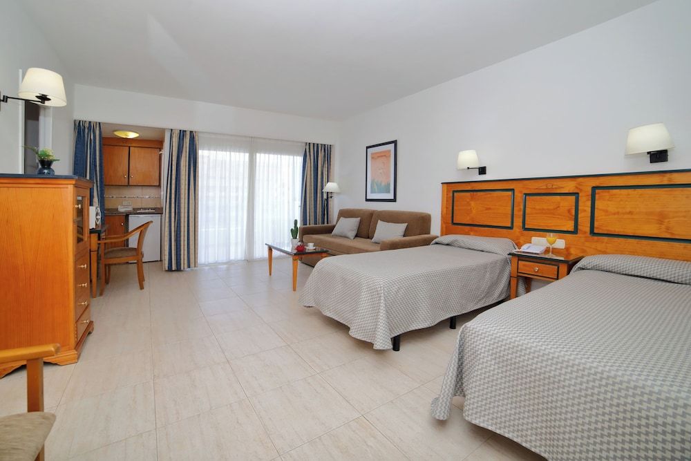 Aparthotel PYR Fuengirola Apartment, Partial Sea View 2