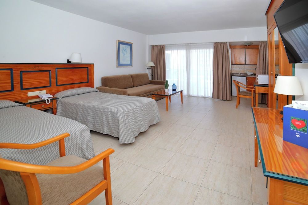 Aparthotel PYR Fuengirola Studio, Terrace, Partial Sea View 2