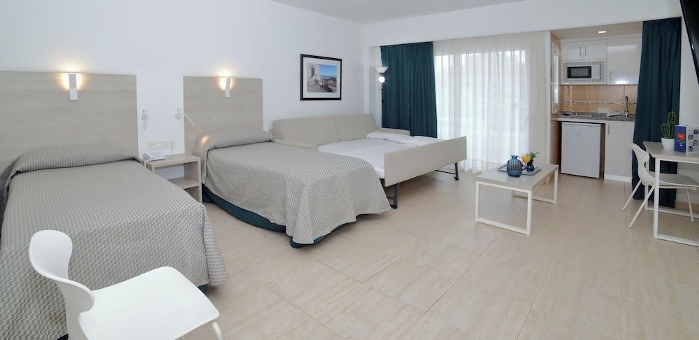 Aparthotel PYR Fuengirola Superior Studio, Terrace 6